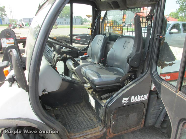 image for item K6115 2005 Bobcat Toolcat 5600 utility work machine