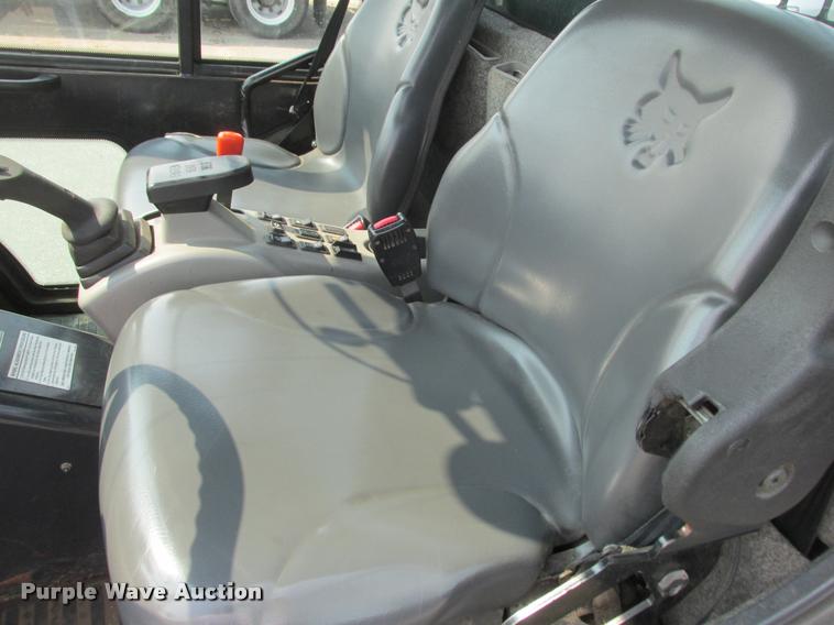 image for item K6115 2005 Bobcat Toolcat 5600 utility work machine