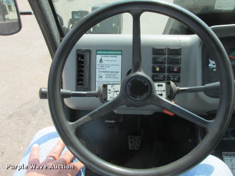 image for item K6115 2005 Bobcat Toolcat 5600 utility work machine