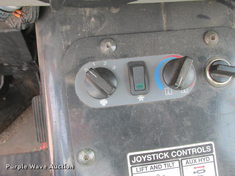 image for item K6115 2005 Bobcat Toolcat 5600 utility work machine