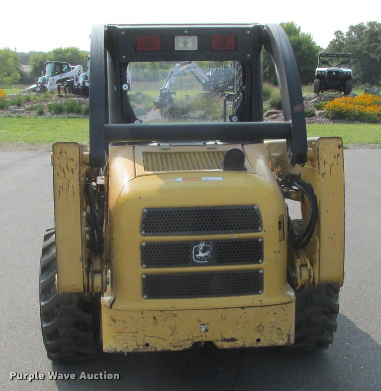 image for item K6116 2002 John Deere 250 skid steer