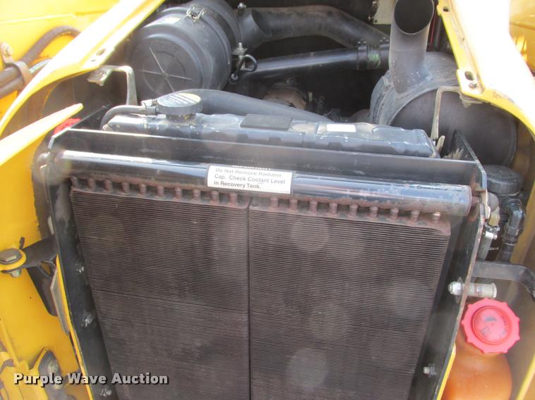 image for item K6116 2002 John Deere 250 skid steer