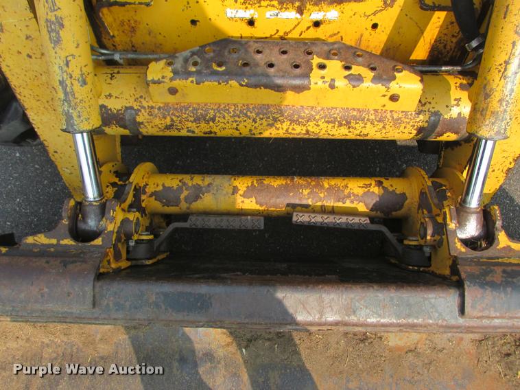 image for item K6116 2002 John Deere 250 skid steer