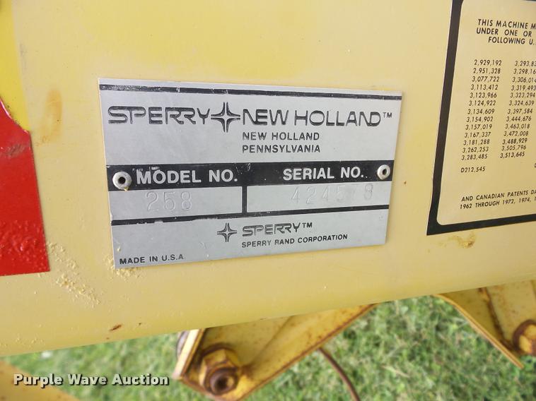 image for item BI9591 New Holland 258 side delivery hay rake