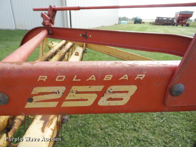 image for item BI9591 New Holland 258 side delivery hay rake