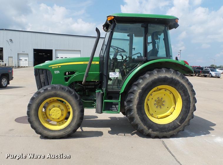 image for item DA2369 2009 John Deere 5095M MFWD tractor