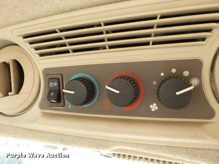 image for item DA2369 2009 John Deere 5095M MFWD tractor