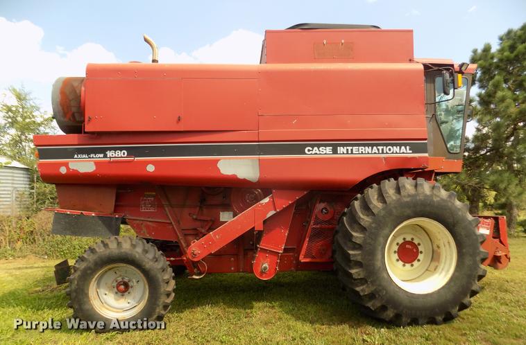 image for item DA3074 1990 Case IH 1680 Axial Flow combine