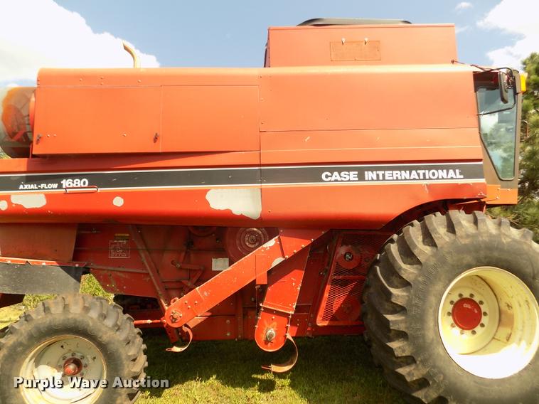 image for item DA3074 1990 Case IH 1680 Axial Flow combine