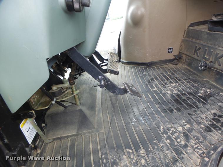 image for item DB5864 Branson 6530 MFWD tractor