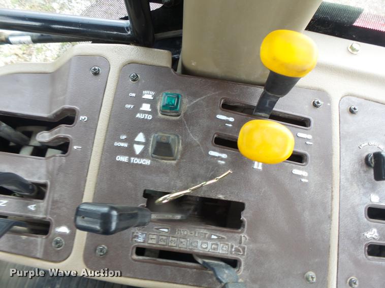 image for item DB5864 Branson 6530 MFWD tractor