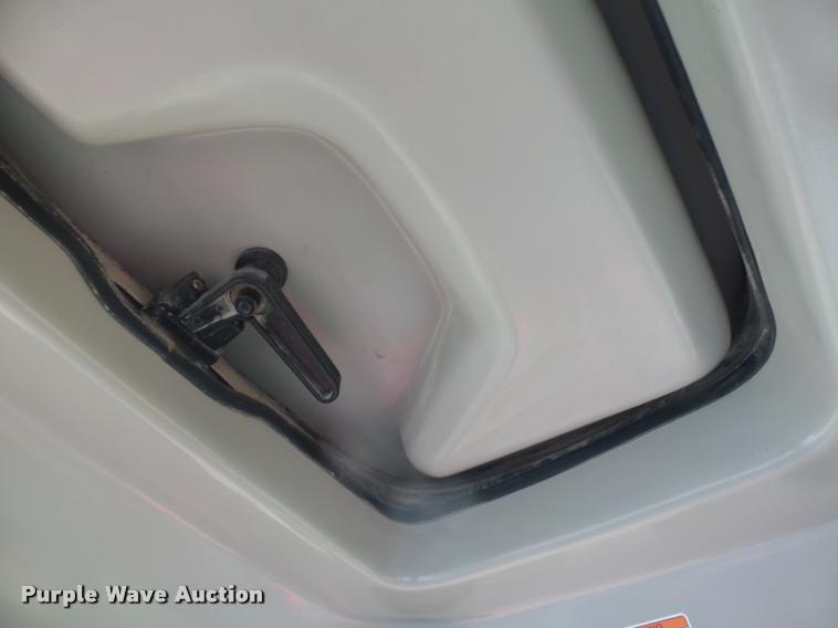 image for item DB5864 Branson 6530 MFWD tractor