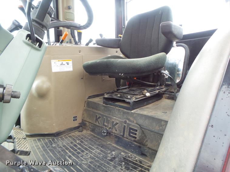 image for item DB5864 Branson 6530 MFWD tractor