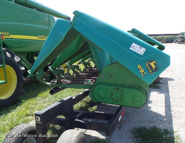 image for item DB5866 1995 John Deere 893 corn head