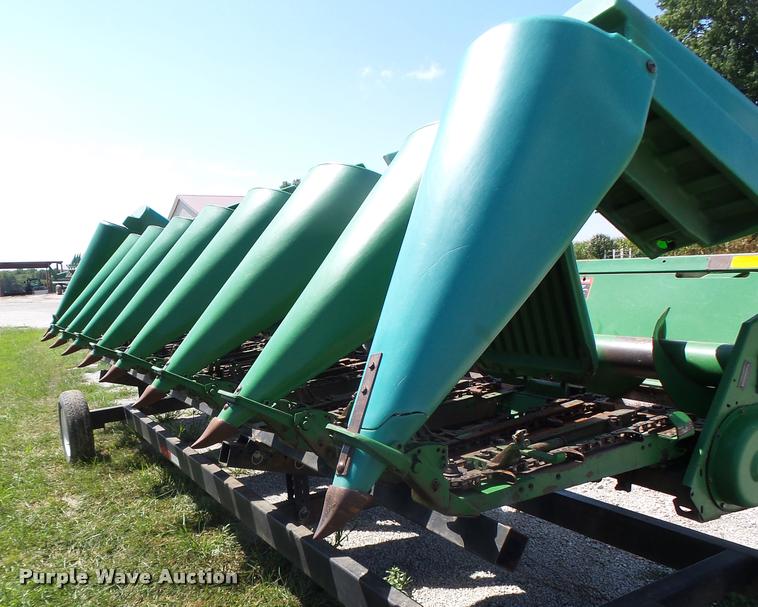 image for item DB5866 1995 John Deere 893 corn head