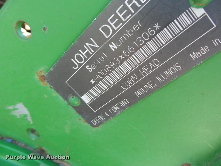 image for item DB5866 1995 John Deere 893 corn head