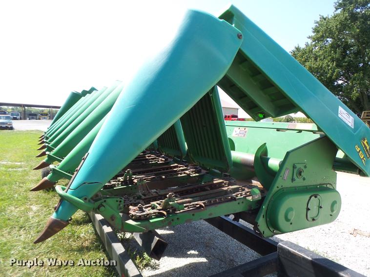 image for item DB5866 1995 John Deere 893 corn head