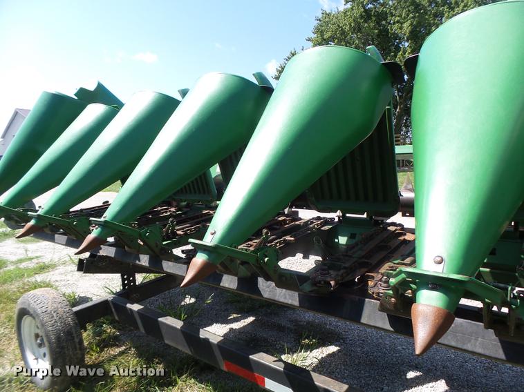 image for item DB5866 1995 John Deere 893 corn head