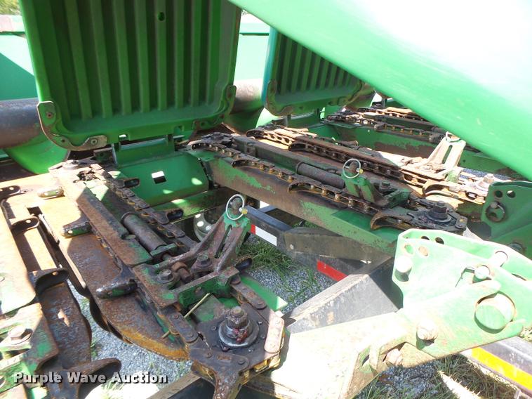 image for item DB5866 1995 John Deere 893 corn head