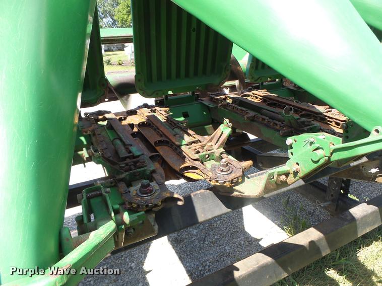 image for item DB5866 1995 John Deere 893 corn head