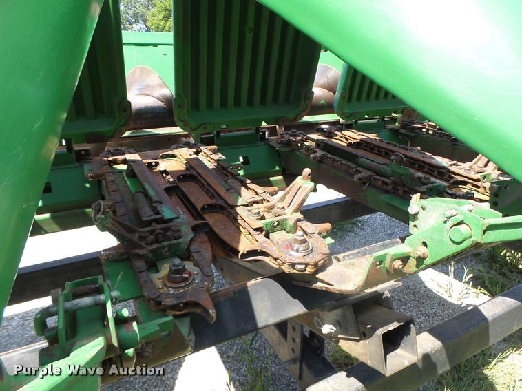 image for item DB5866 1995 John Deere 893 corn head