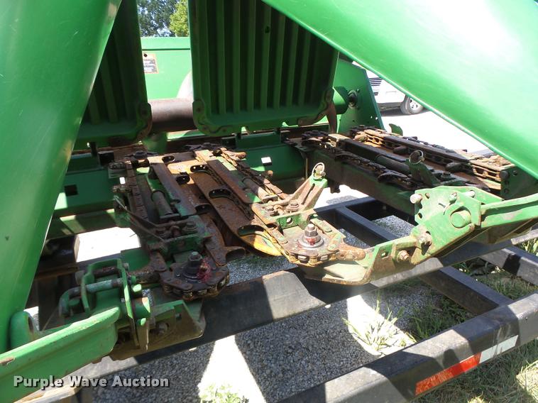 image for item DB5866 1995 John Deere 893 corn head