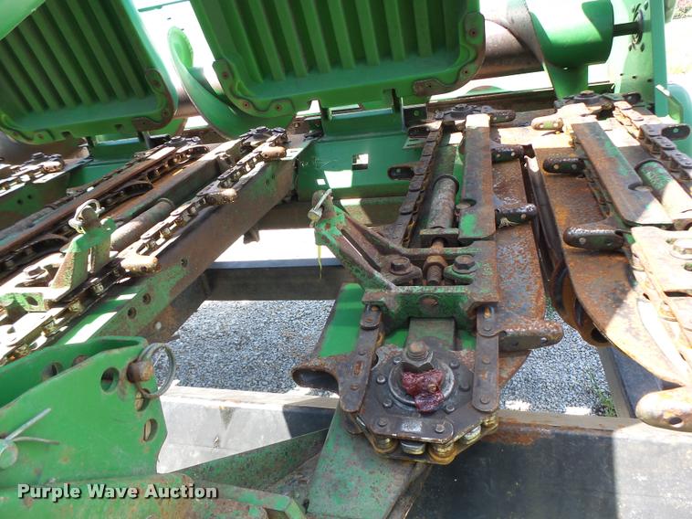 image for item DB5866 1995 John Deere 893 corn head