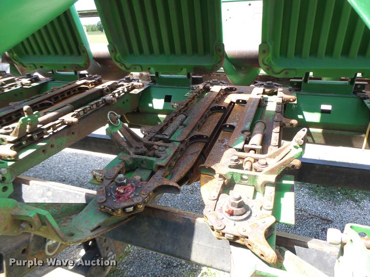 image for item DB5866 1995 John Deere 893 corn head