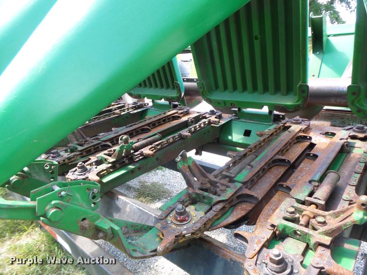 image for item DB5866 1995 John Deere 893 corn head