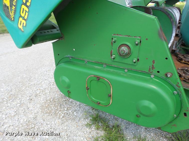 image for item DB5866 1995 John Deere 893 corn head