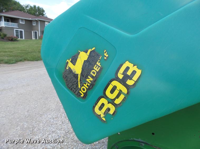 image for item DB5866 1995 John Deere 893 corn head