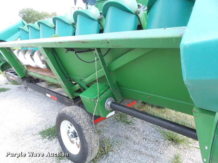 image for item DB5866 1995 John Deere 893 corn head