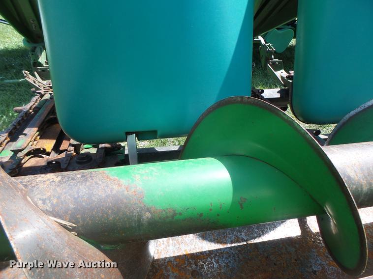 image for item DB5866 1995 John Deere 893 corn head