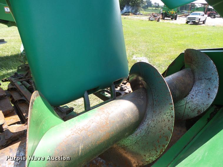 image for item DB5866 1995 John Deere 893 corn head