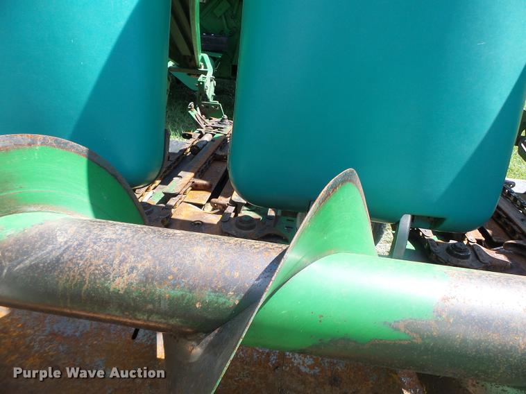 image for item DB5866 1995 John Deere 893 corn head