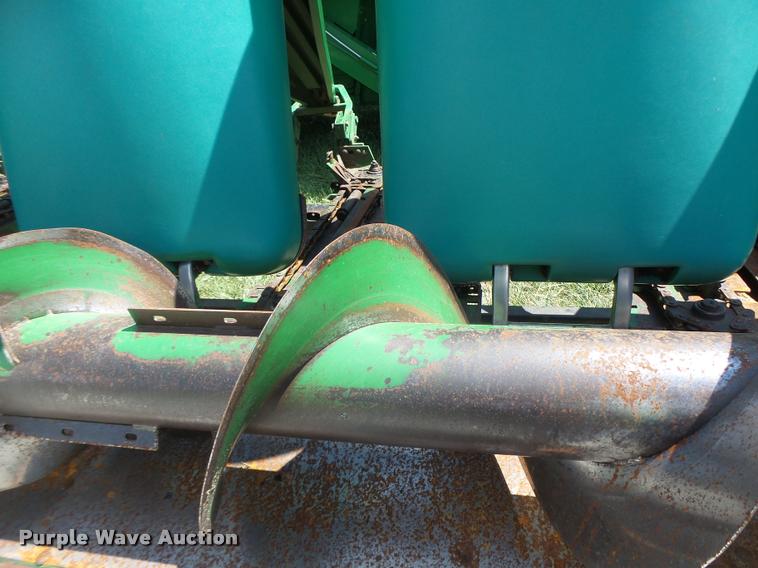 image for item DB5866 1995 John Deere 893 corn head