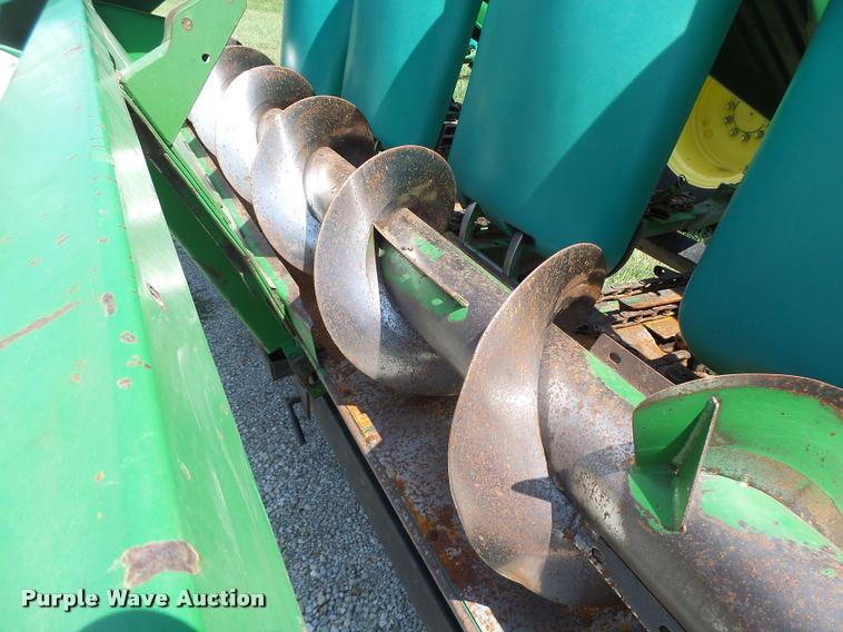 image for item DB5866 1995 John Deere 893 corn head