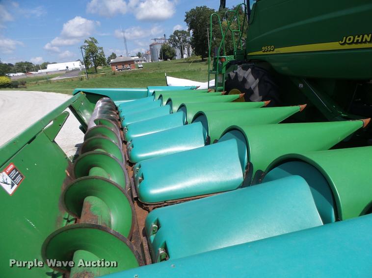 image for item DB5866 1995 John Deere 893 corn head