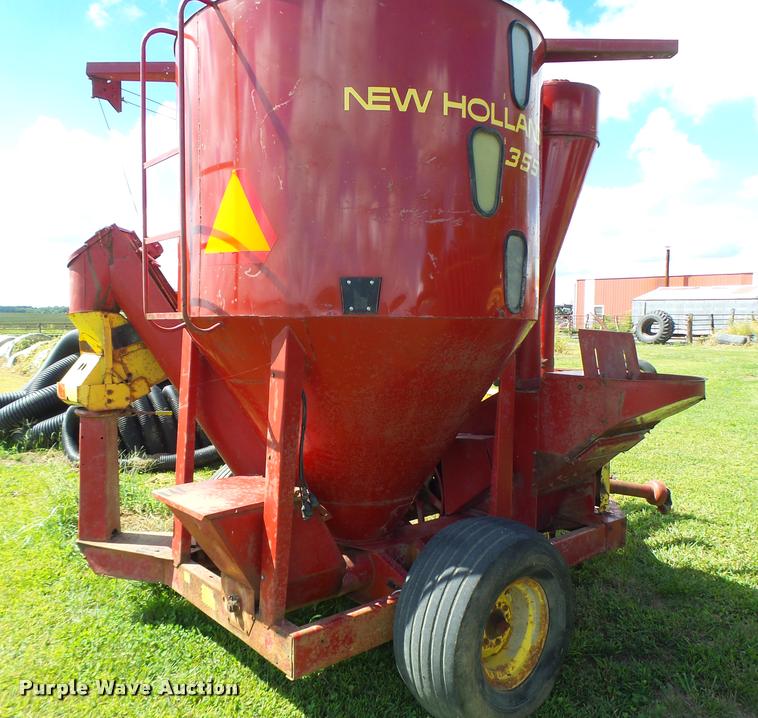image for item DB5888 New Holland 355 feed grinder mixer