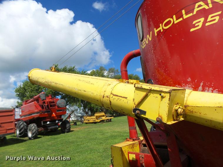 image for item DB5888 New Holland 355 feed grinder mixer