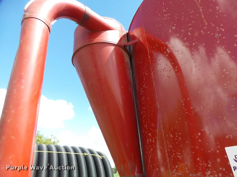 image for item DB5888 New Holland 355 feed grinder mixer