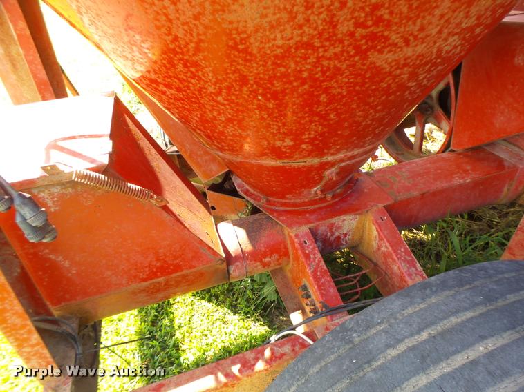 image for item DB5888 New Holland 355 feed grinder mixer