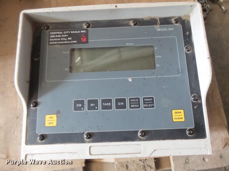 image for item DB5888 New Holland 355 feed grinder mixer