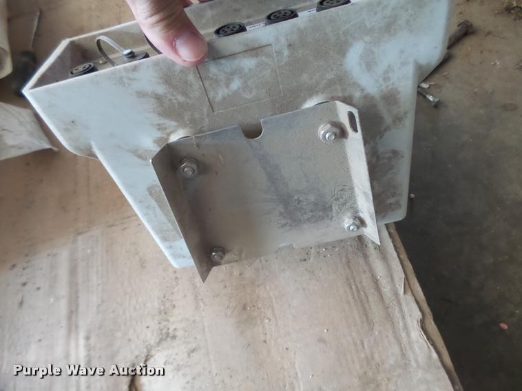 image for item DB5888 New Holland 355 feed grinder mixer