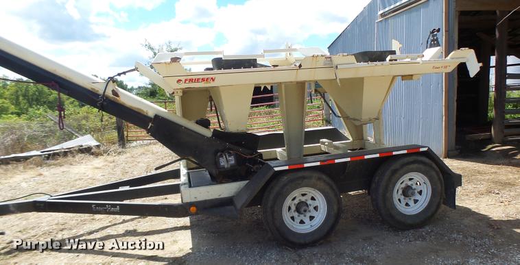 image for item DB5890 Friesen Titan 4SE seed tender