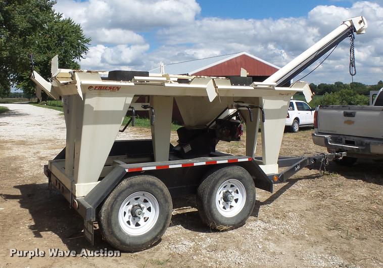 image for item DB5890 Friesen Titan 4SE seed tender