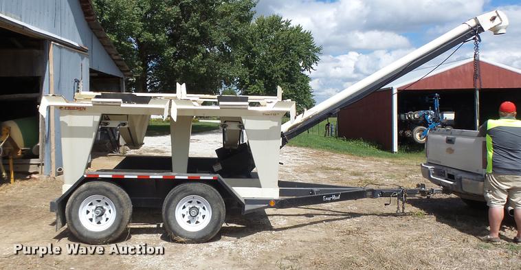 image for item DB5890 Friesen Titan 4SE seed tender