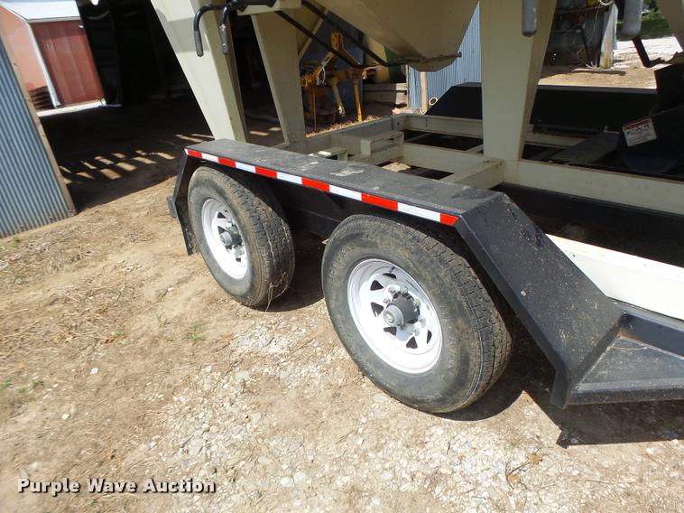 image for item DB5890 Friesen Titan 4SE seed tender