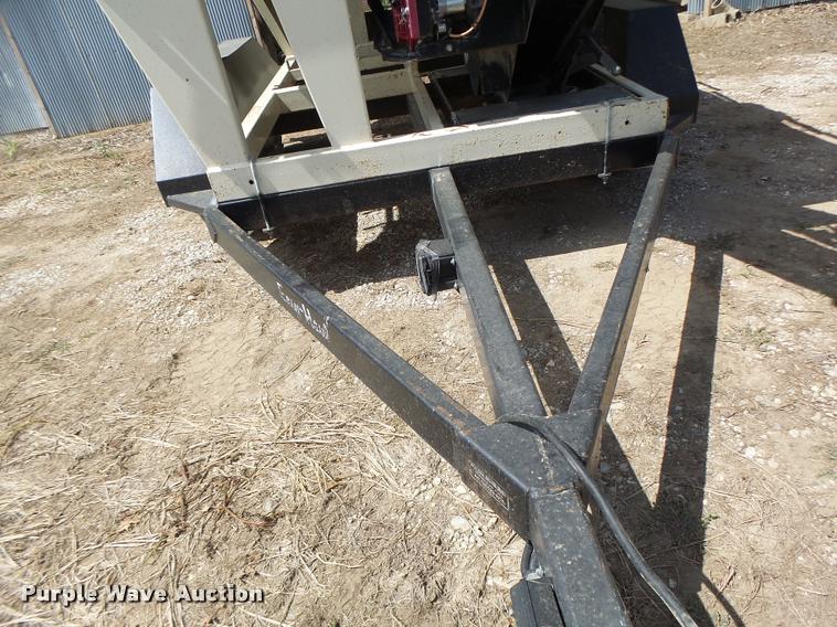 image for item DB5890 Friesen Titan 4SE seed tender