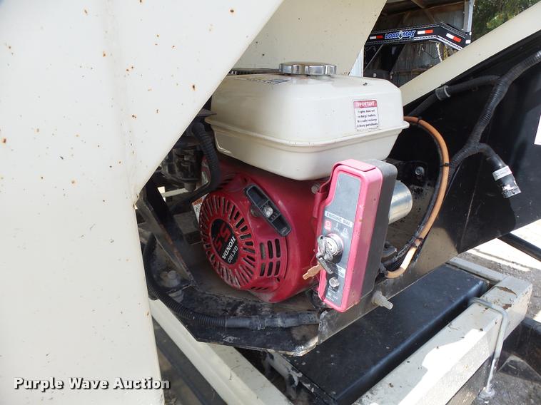 image for item DB5890 Friesen Titan 4SE seed tender